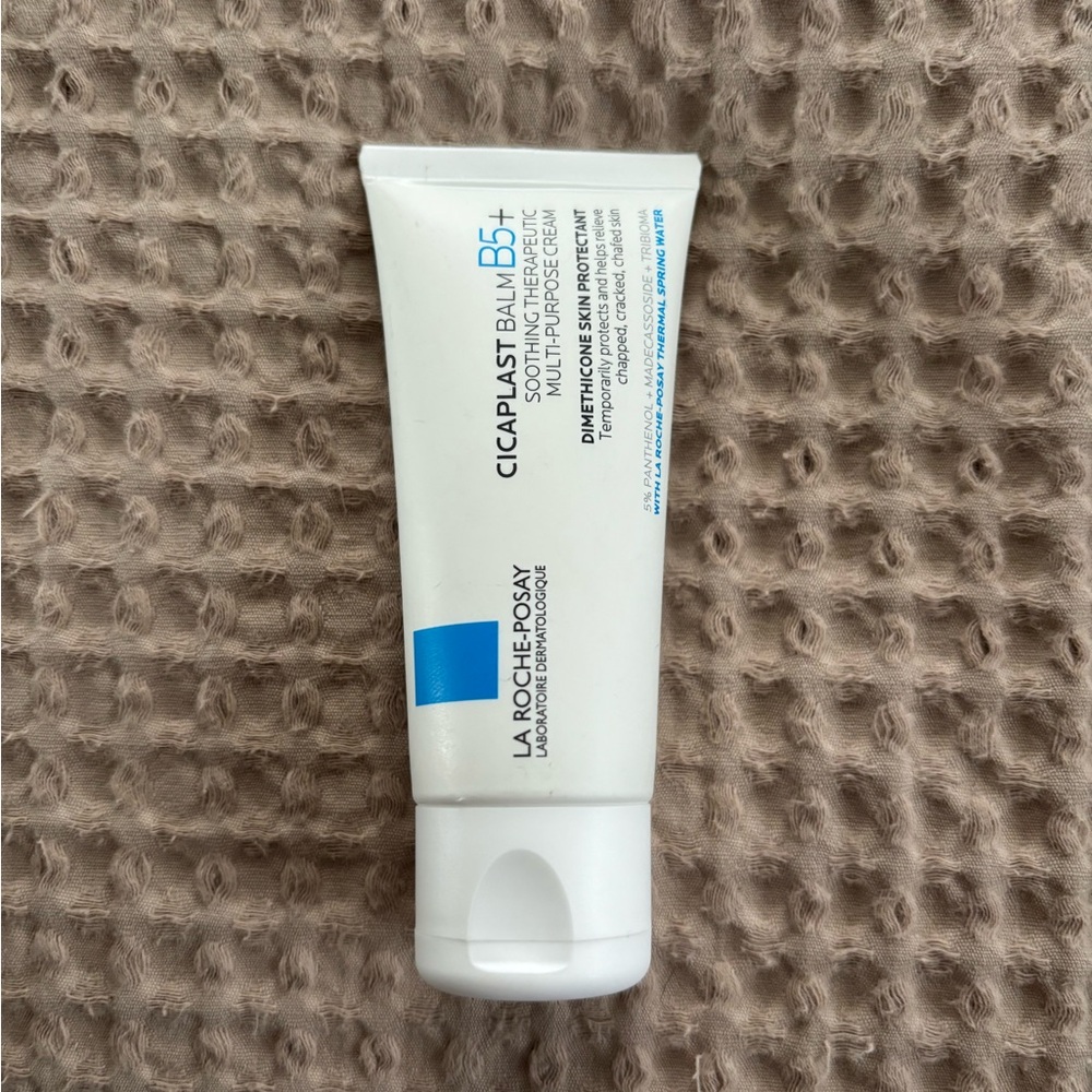 La Roche-Posay Cicaplast Baume B5+ Moisturizer - White and Blue